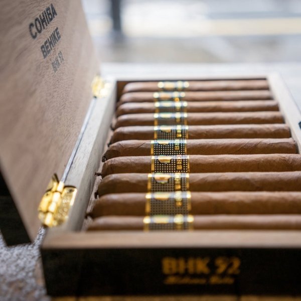 Cohiba Behike BHK 52 - limited edition cigar box - CIGAR VAULT