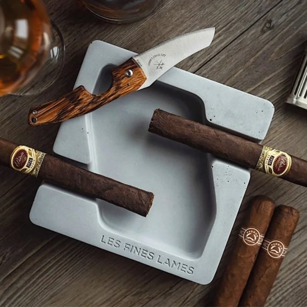 Les Fines Lames - DYAD concrete ashtray - CIGAR VAULT